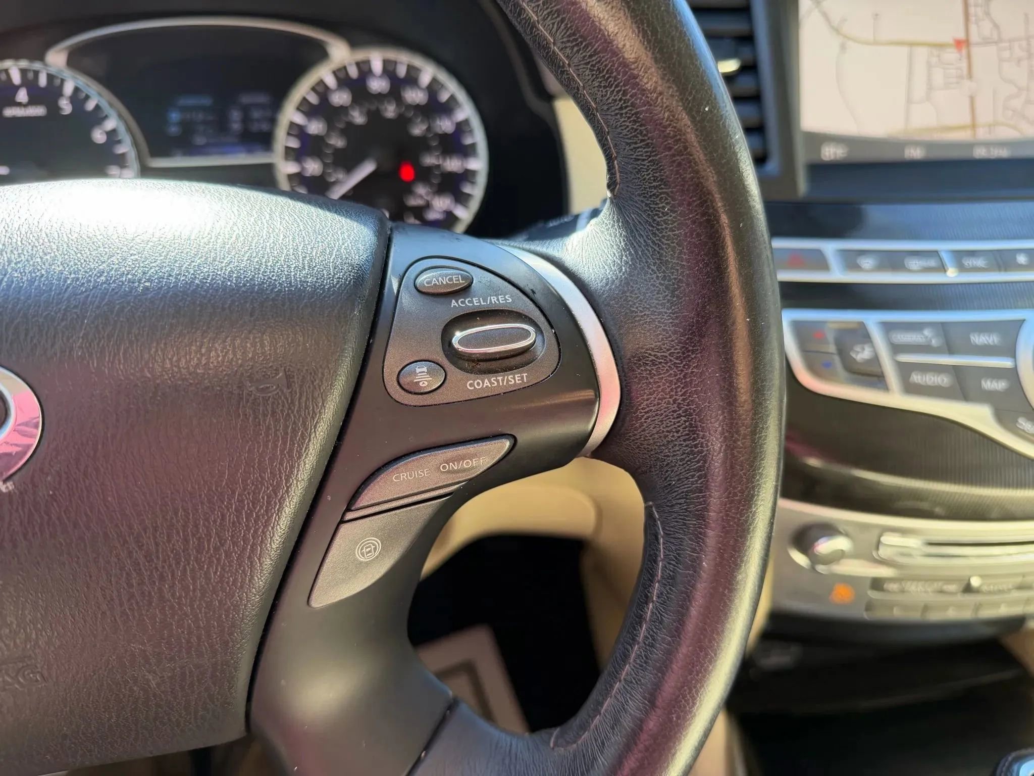 Used 2019 INFINITI QX60 Luxe w/ Essential Package image 30