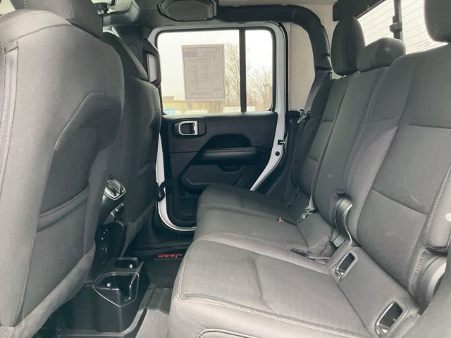 Used 2020 Jeep Gladiator Overland image 16