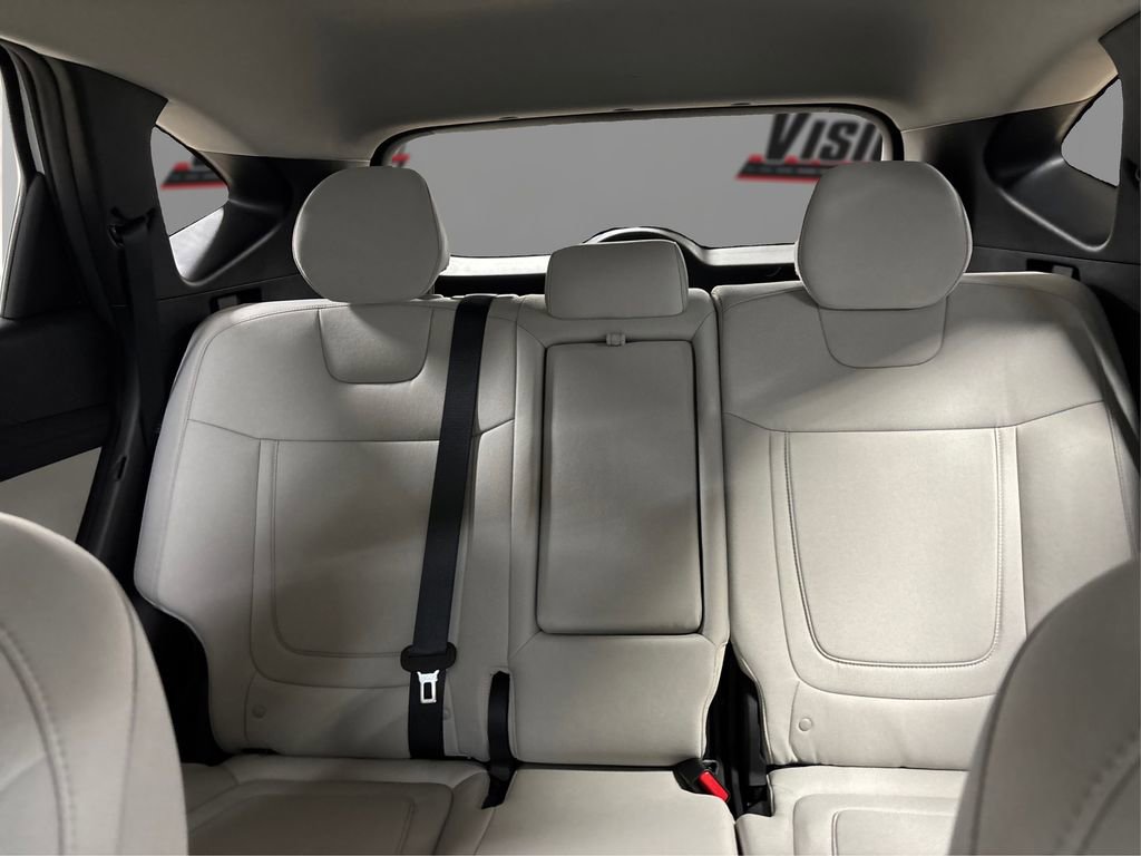 Certified 2025 Hyundai Tucson SE image 18