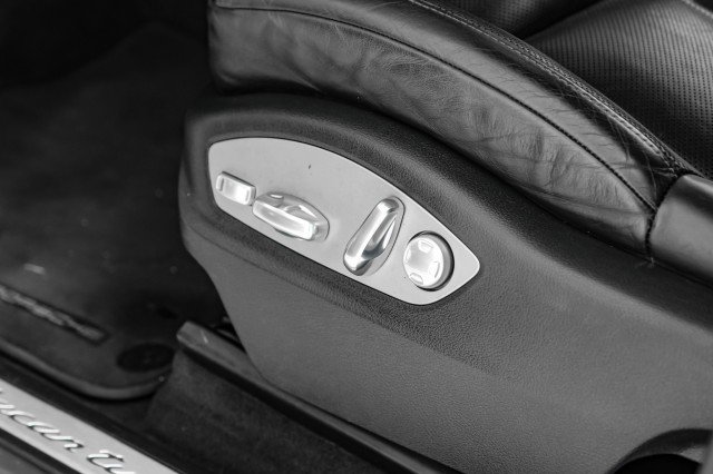 Used 2016 Porsche Macan Turbo w/ Premium Package Plus image 30