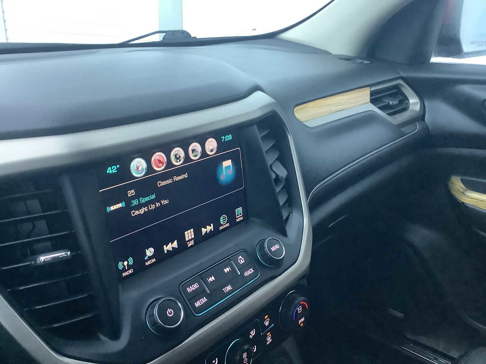 Used 2017 GMC Acadia Denali w/ Technology Package image 17