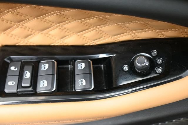 Used 2022 Jeep Grand Cherokee Summit w/ Luxury Tech Group V AWD/4WD image 33