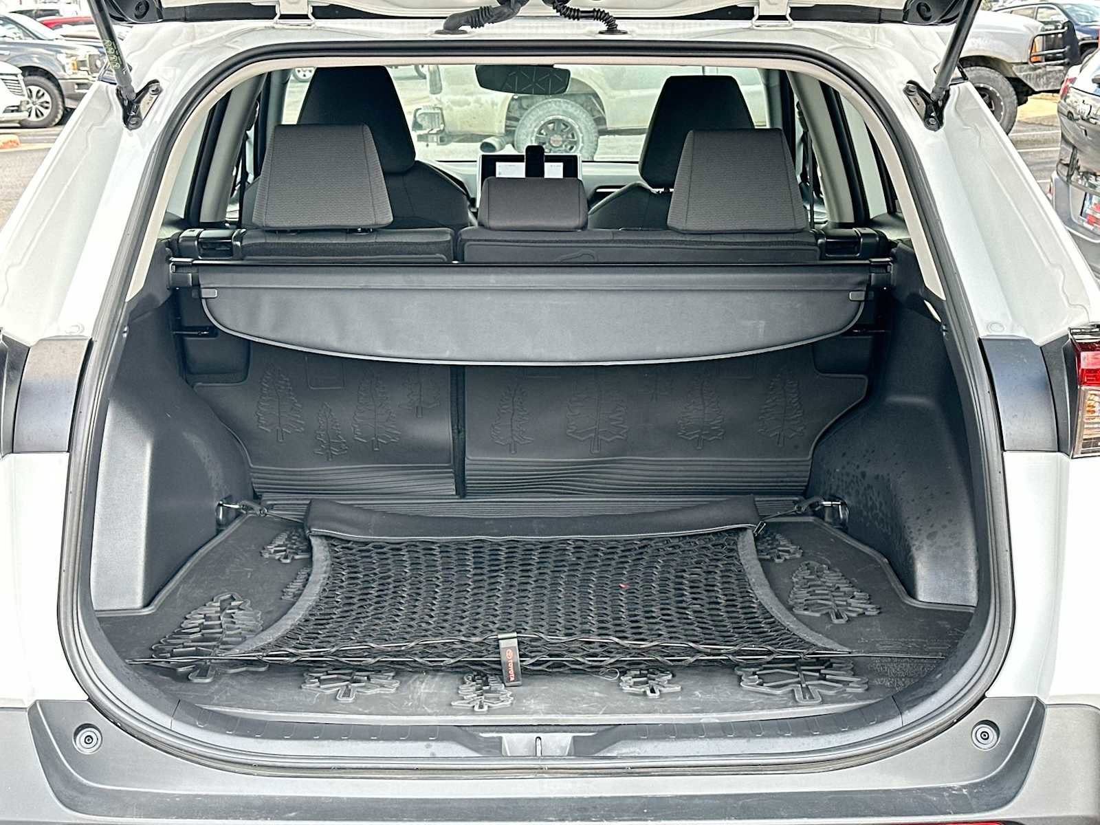 Used 2023 Toyota RAV4 AWD Hybrid image 28