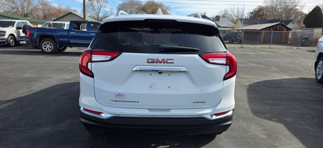 Used 2024 GMC Terrain SLT image 5