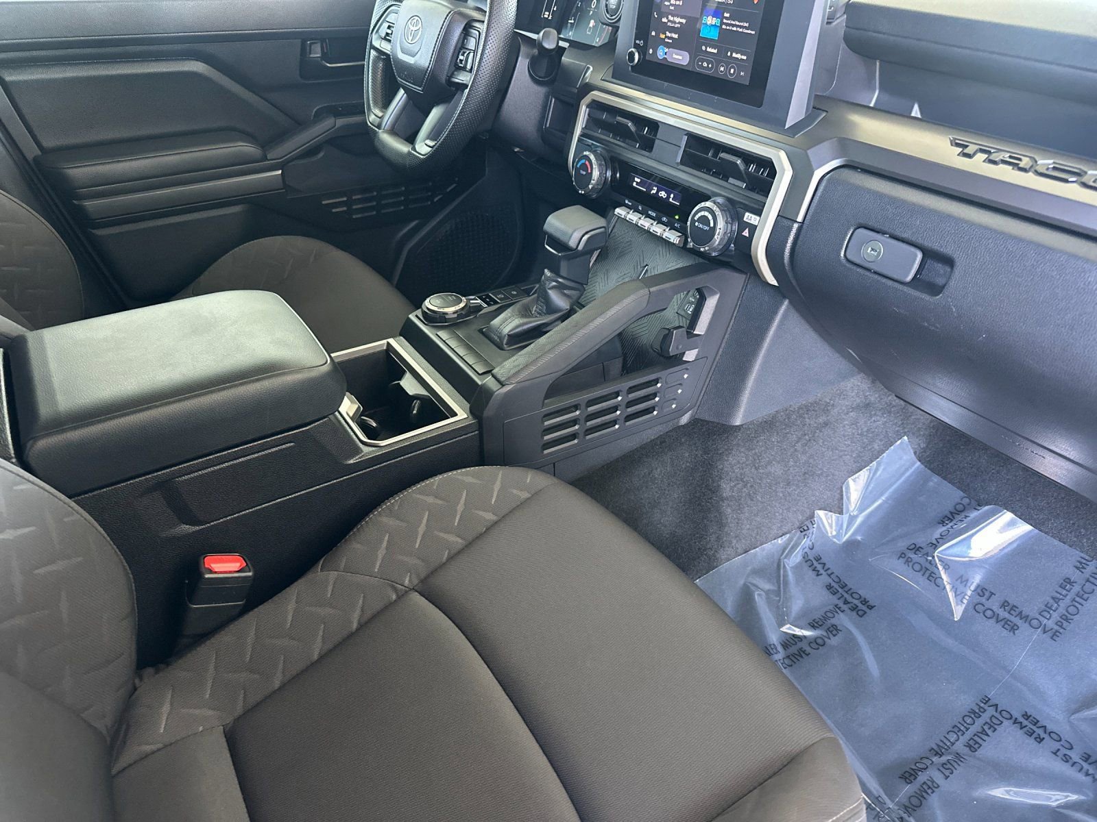 Used 2025 Toyota Tacoma SR5 AWD/4WD image 14