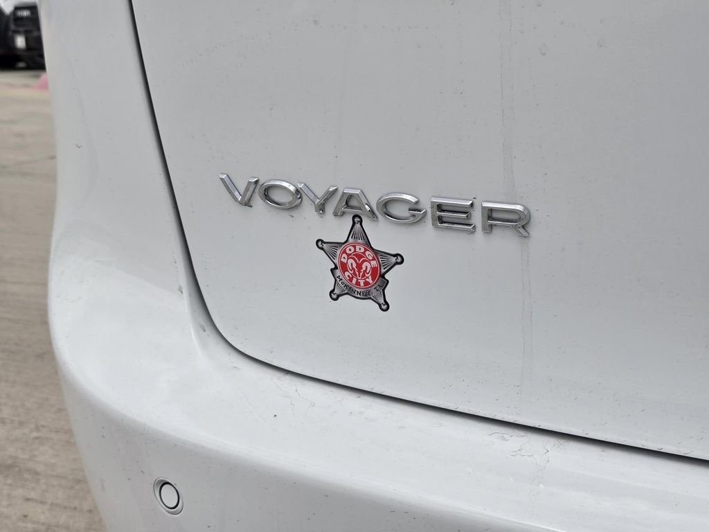 New 2026 Chrysler Voyager LX FWD image 5