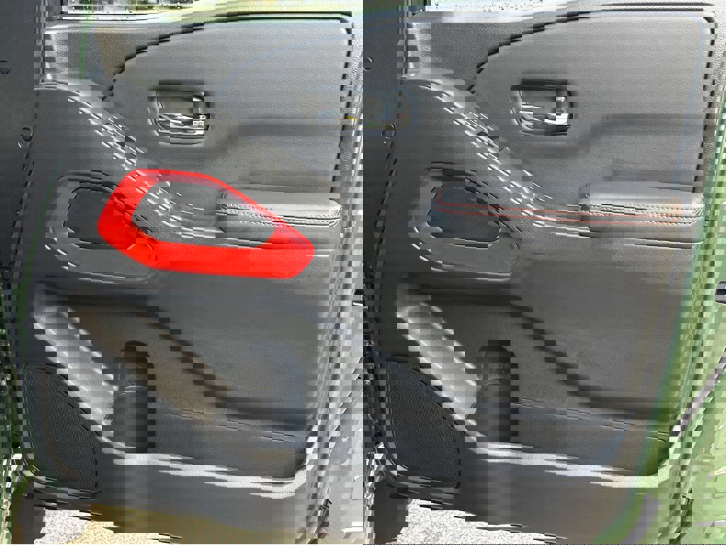 New 2025 Nissan Frontier PRO-4X w/ Black Accent Package image 12