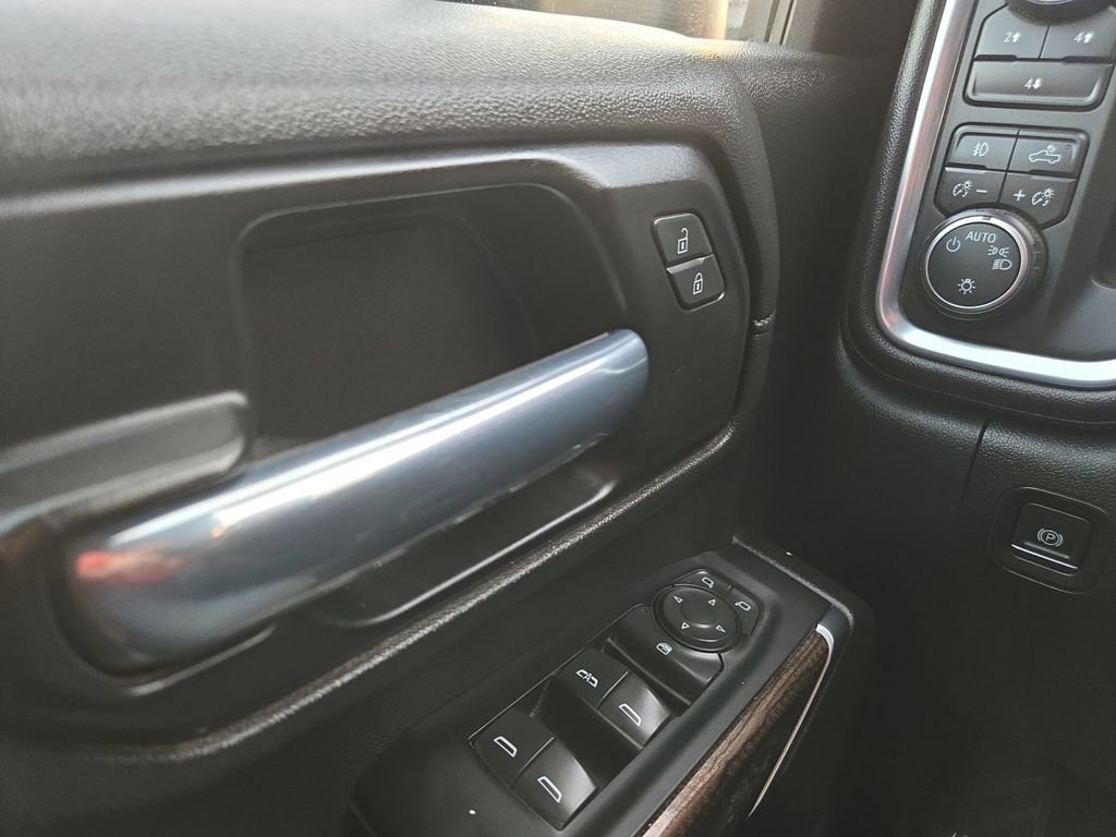 Used 2022 Chevrolet Silverado 2500 LT w/ Convenience Package image 21