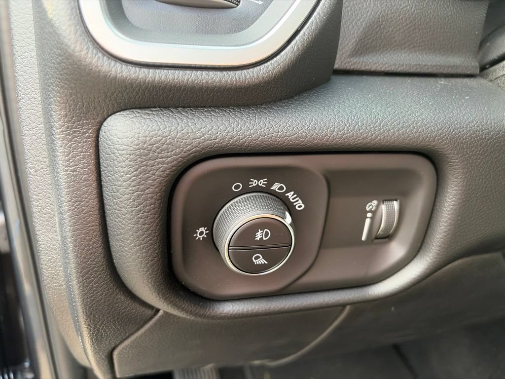 New 2026 RAM 2500 Big Horn AWD/4WD image 22