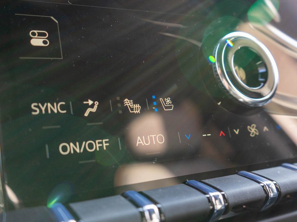 New 2026 GMC Yukon XL AT4 w/ AT4 Premium Plus Package image 30