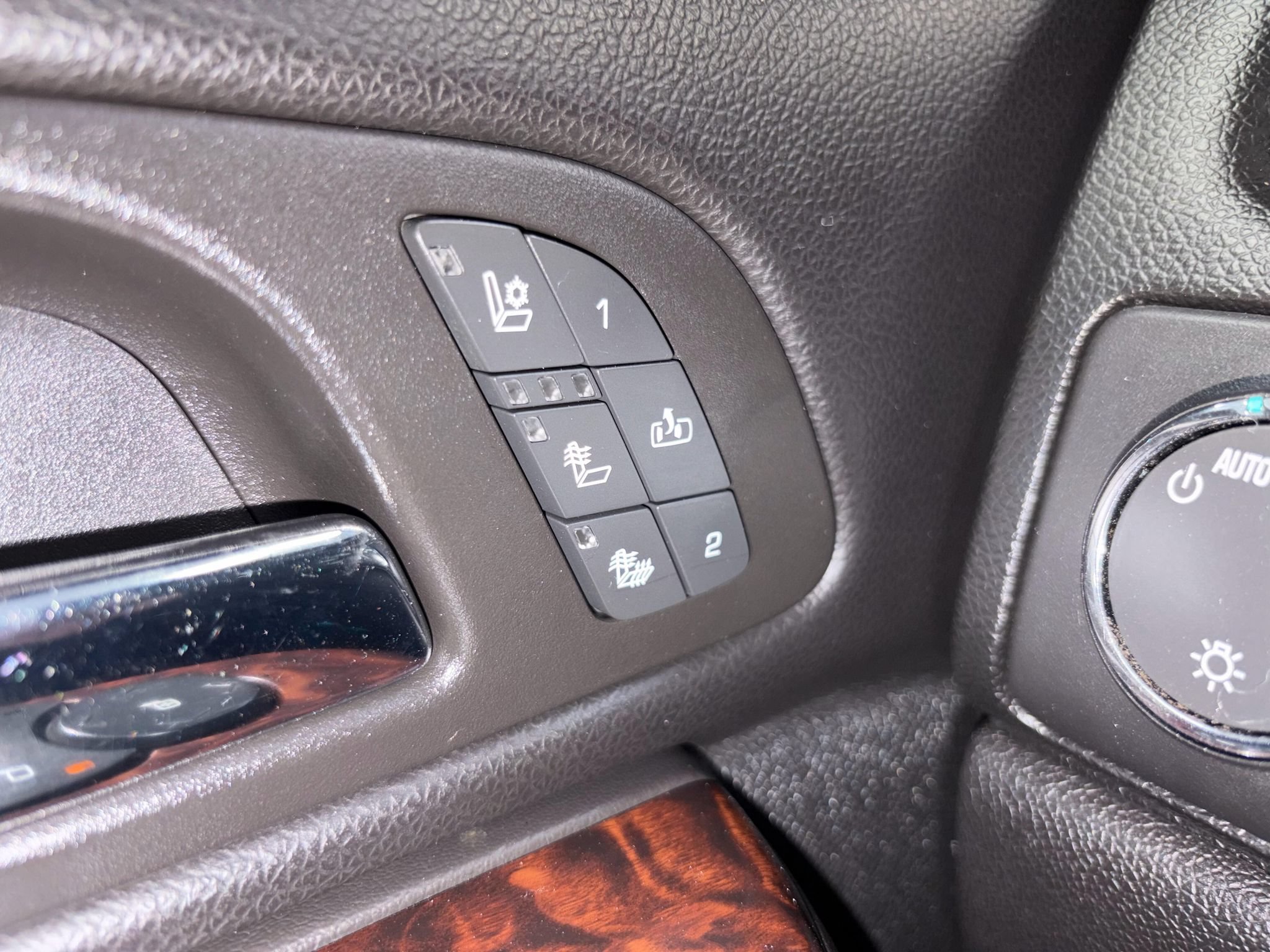 Used 2013 GMC Sierra 3500 Denali AWD/4WD image 15