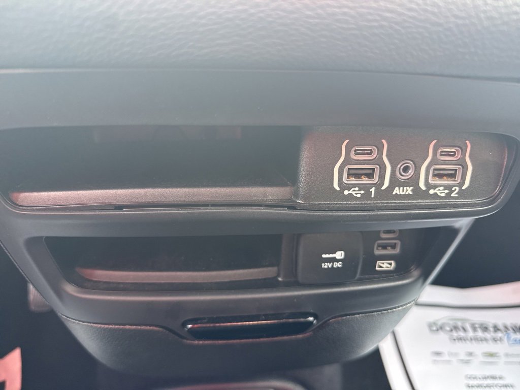 Used 2022 Chrysler Pacifica Touring-L w/ S Appearance Package image 17