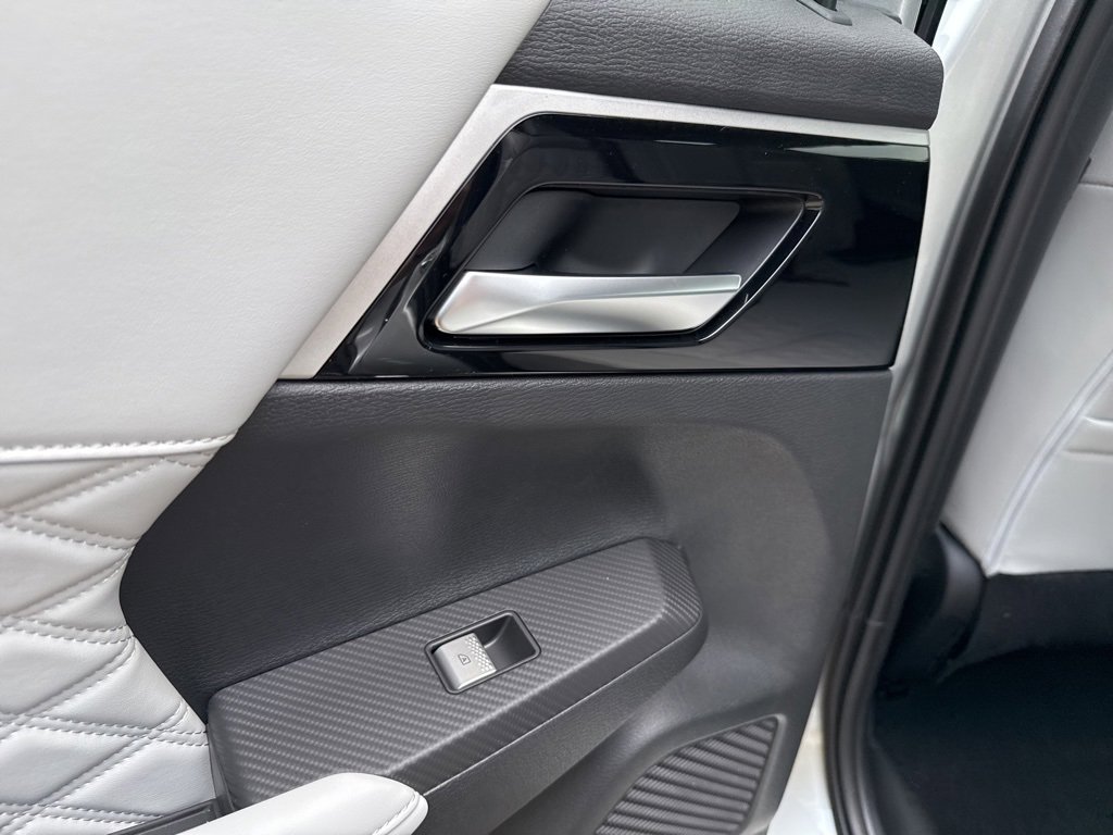 New 2025 Mitsubishi Outlander SEL image 19