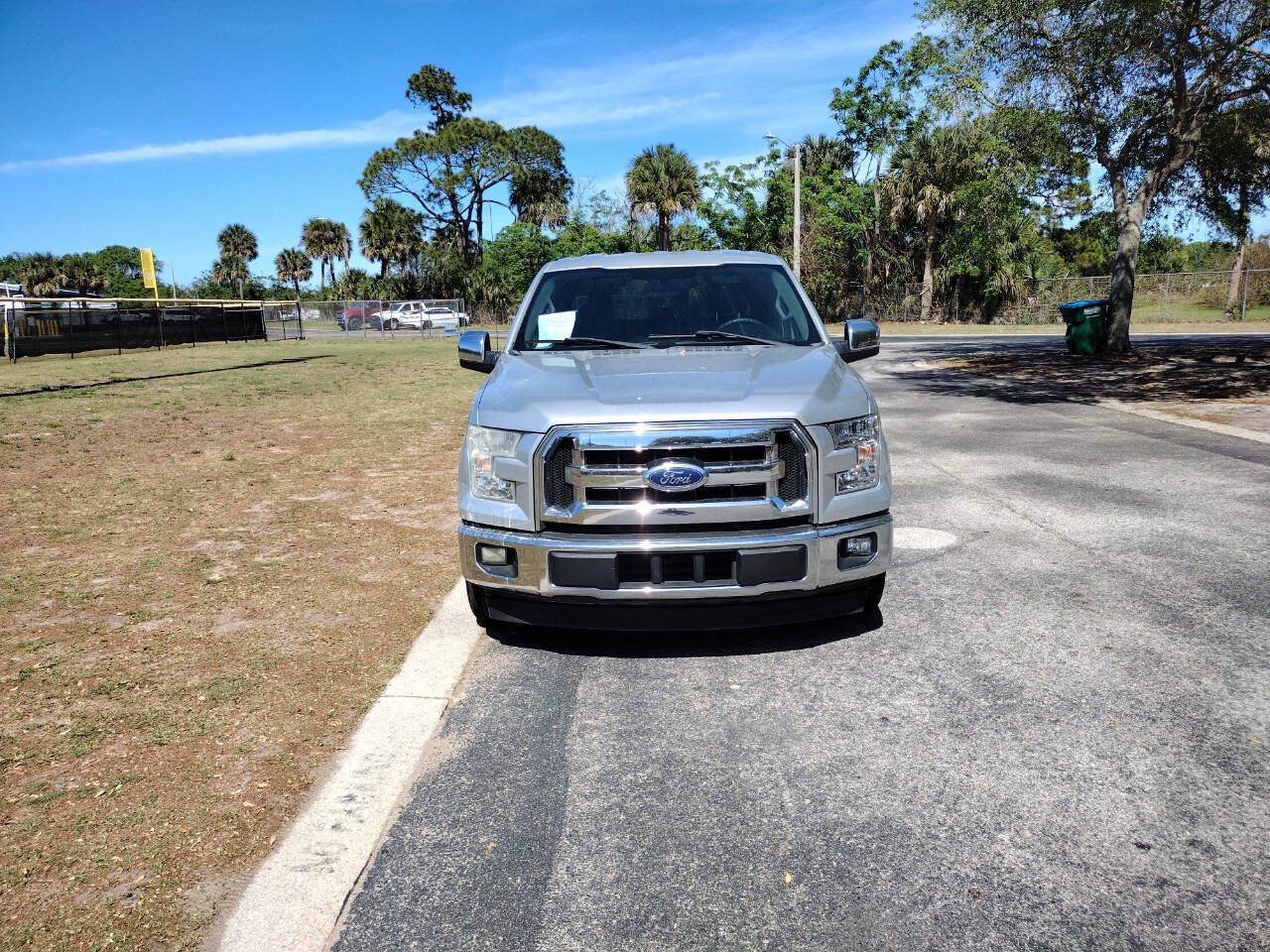 Used 2015 Ford F150 XLT RWD image 2