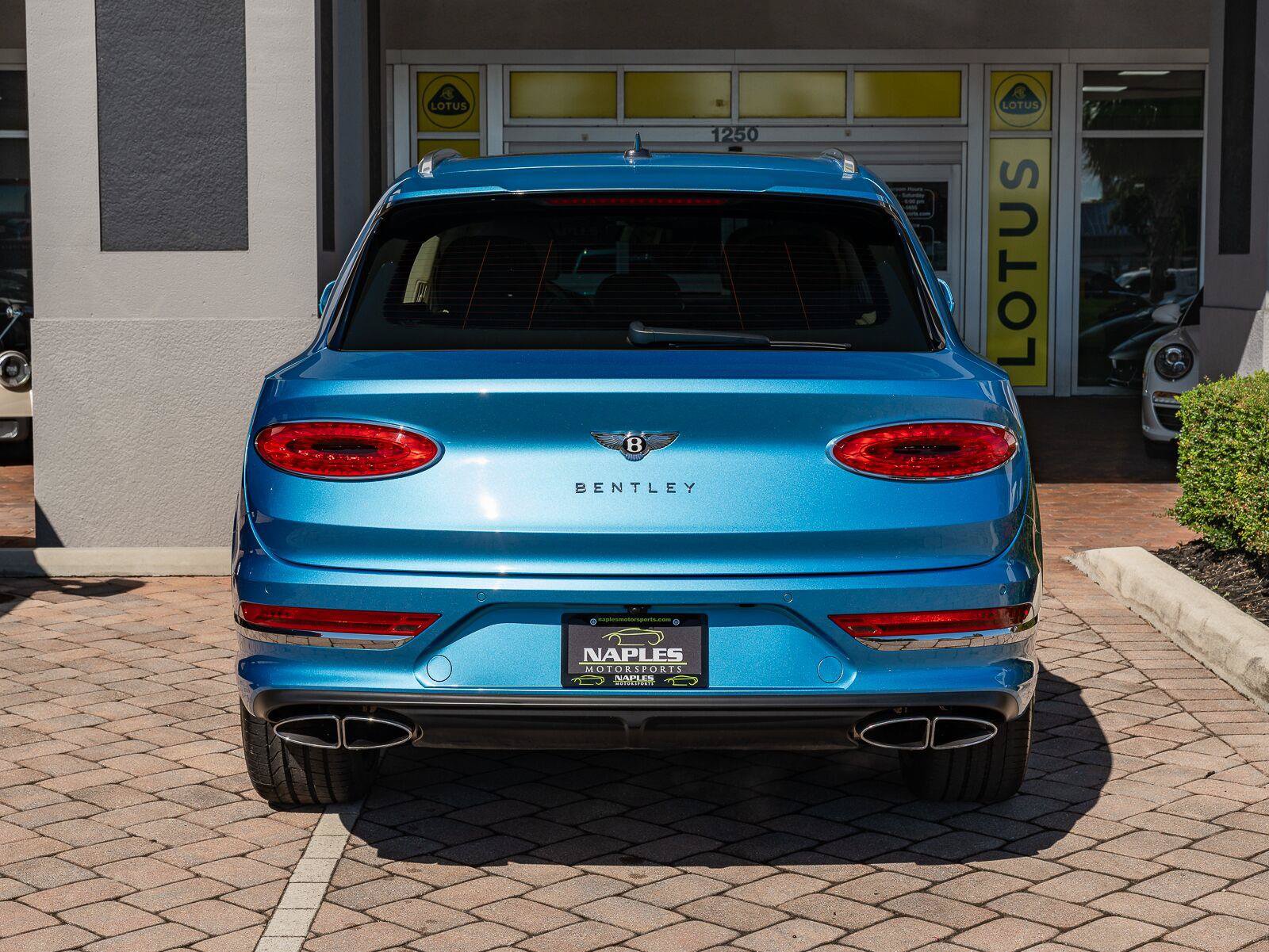 Used 2022 Bentley Bentayga AWD/4WD image 37