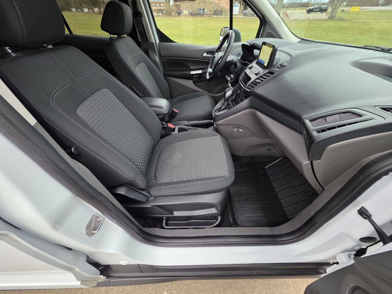 Used 2020 Ford Transit Connect XLT image 19