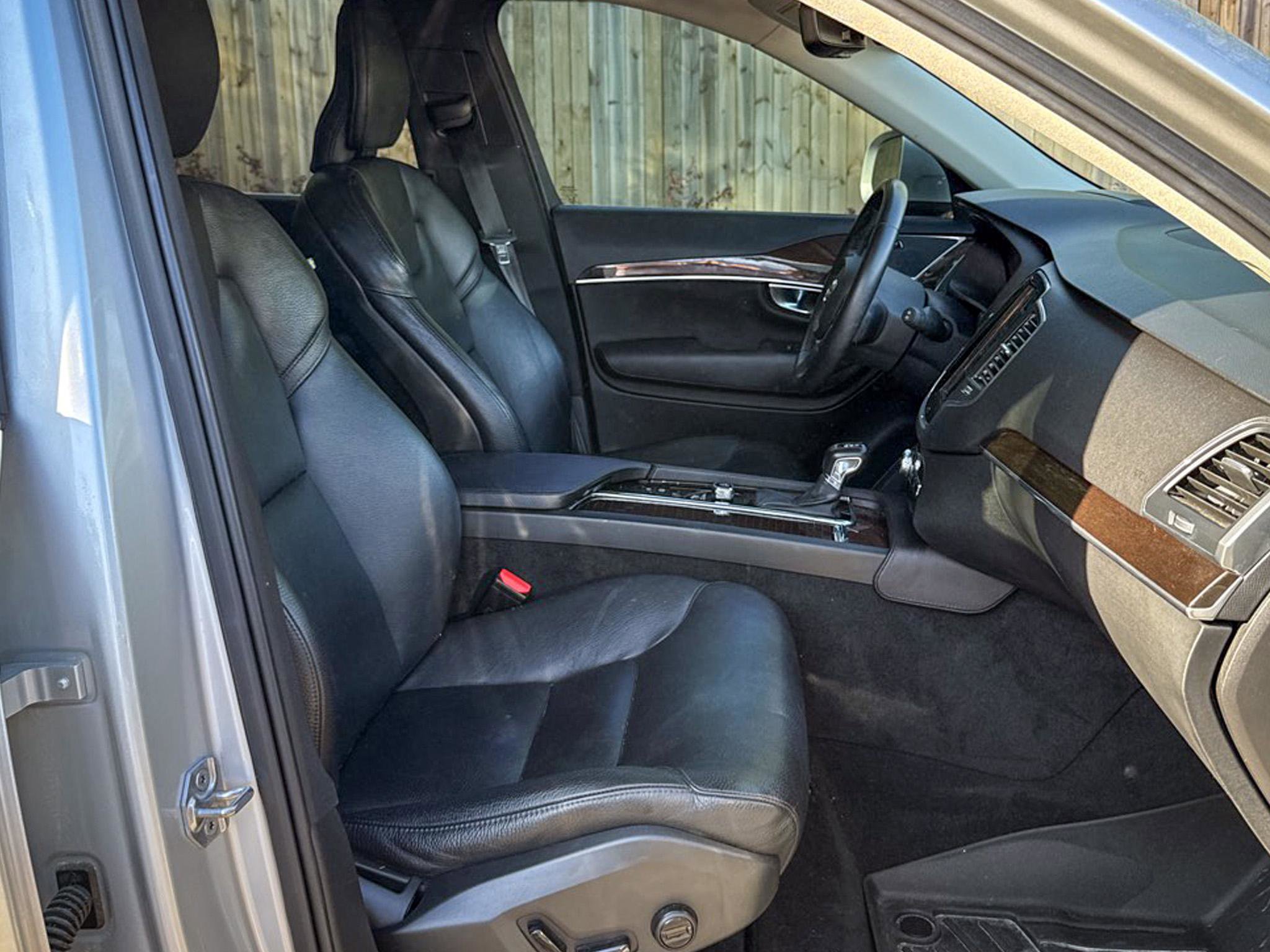 Used 2019 Volvo XC90 T5 Momentum w/ Advanced Package image 26