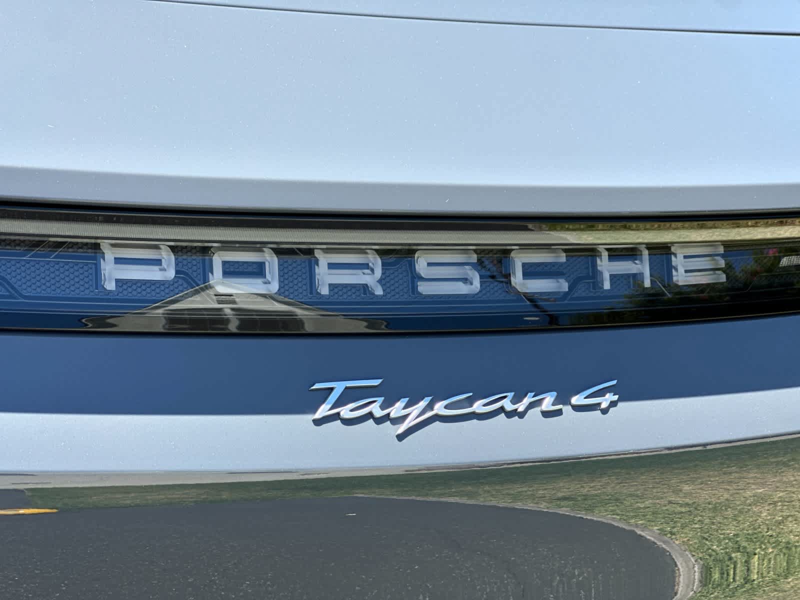 New 2026 Porsche Taycan RWD image 30