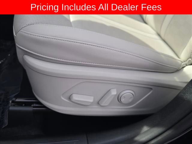 Certified 2025 Kia Sorento S w/ Panoramic Sunroof Package FWD image 15