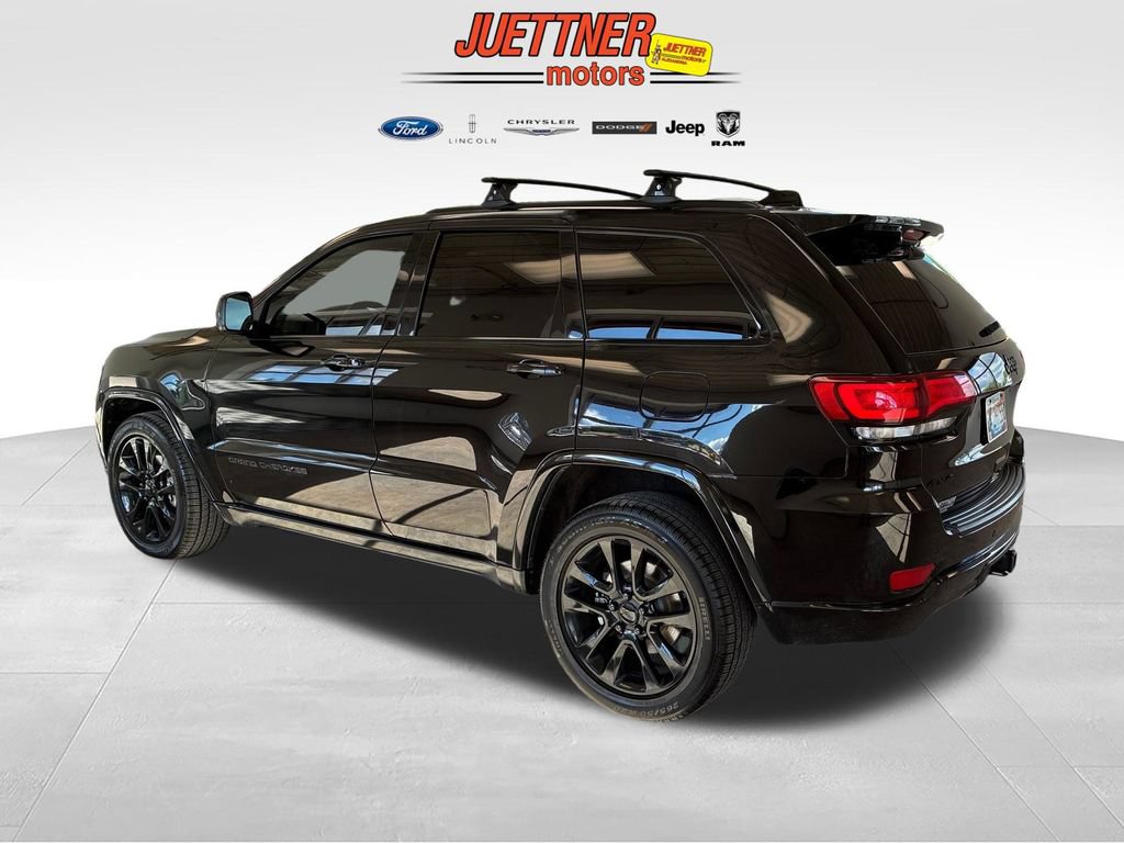 Used 2020 Jeep Grand Cherokee Altitude AWD/4WD image 3