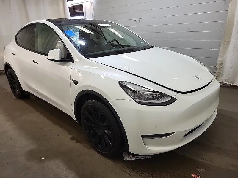 Used 2021 Tesla Model Y Long Range image 3