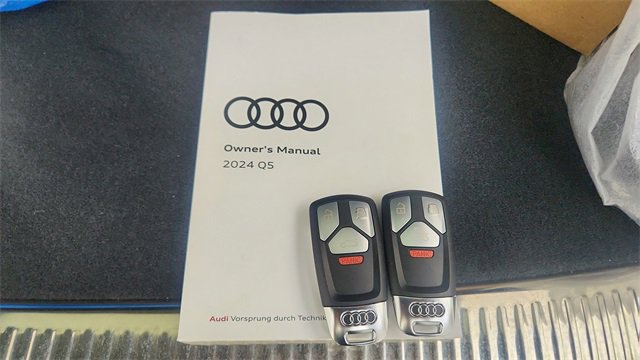 Used 2024 Audi Q5 e Prestige w/ Prestige Package image 66