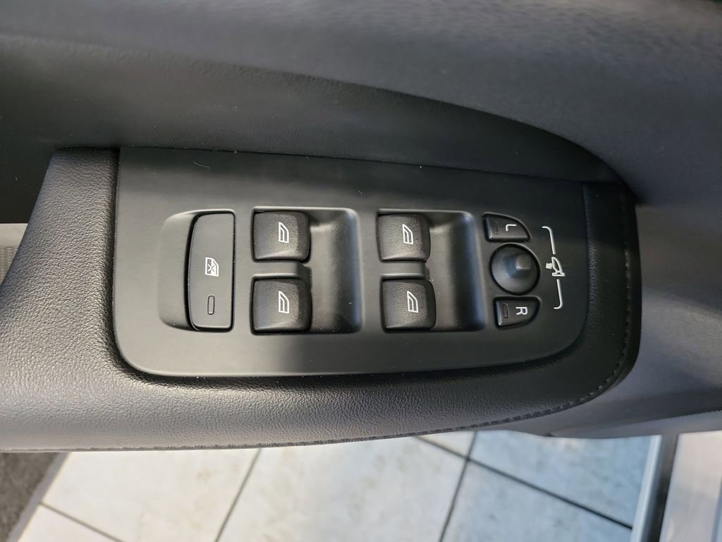 Used 2024 Volvo S60 B5 Core image 20