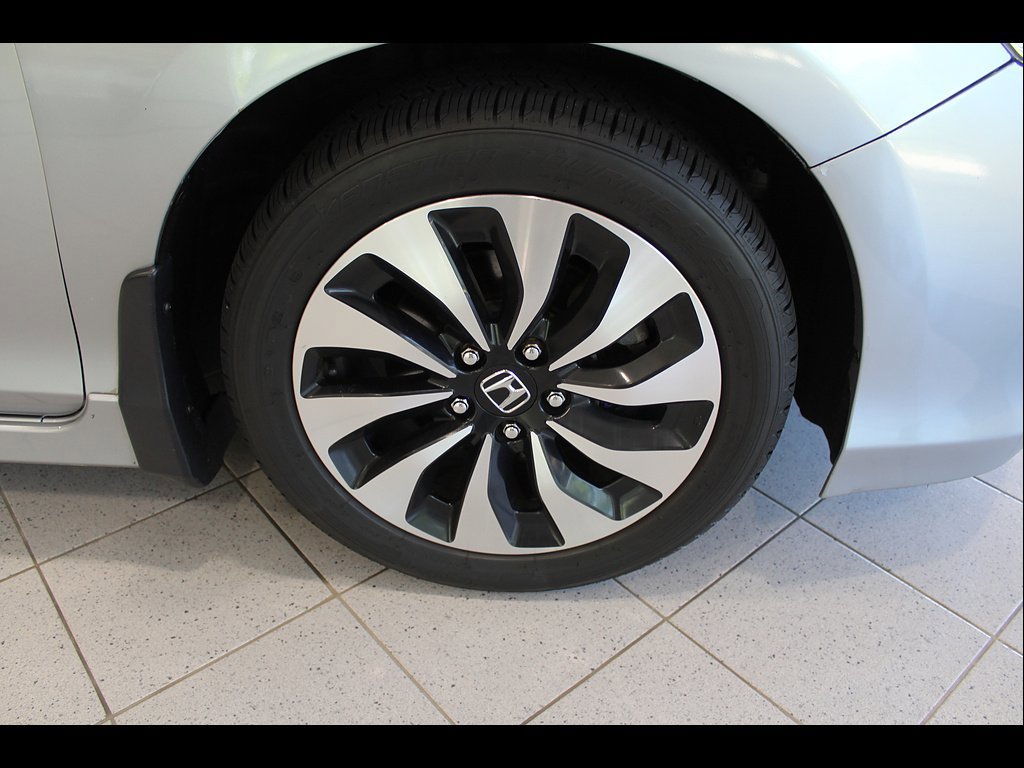 Used 2017 Honda Accord Touring image 10