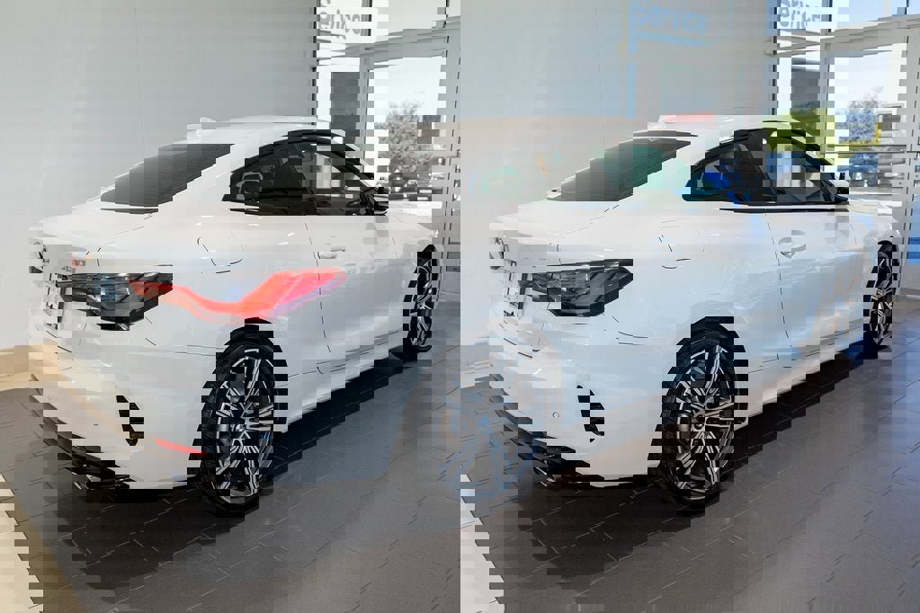 Used 2021 BMW 430i xDrive Coupe w/ Premium Package image 5