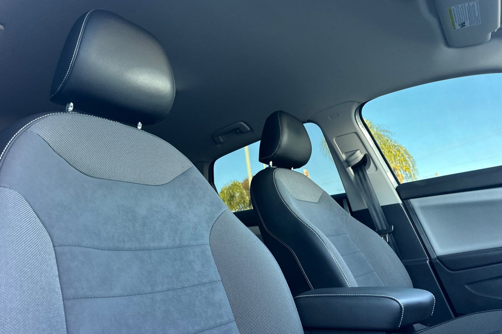 Used 2022 Volkswagen Taos SE image 17