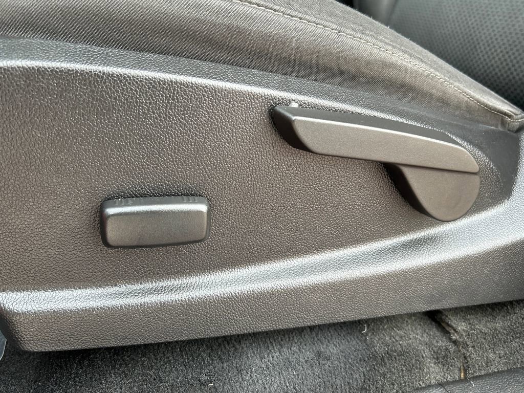 Used 2018 Chevrolet Colorado LT image 17