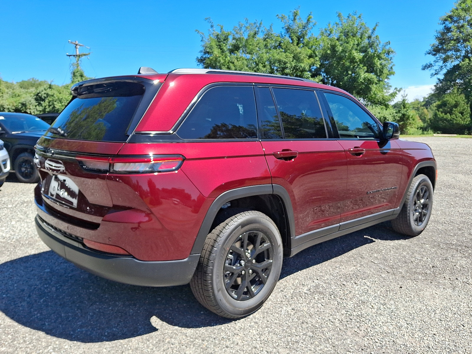 New 2025 Jeep Grand Cherokee Altitude image 4