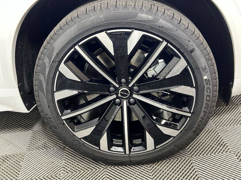 Used 2026 Volvo XC90 T8 Plus w/ Protection Package Premier AWD/4WD image 16