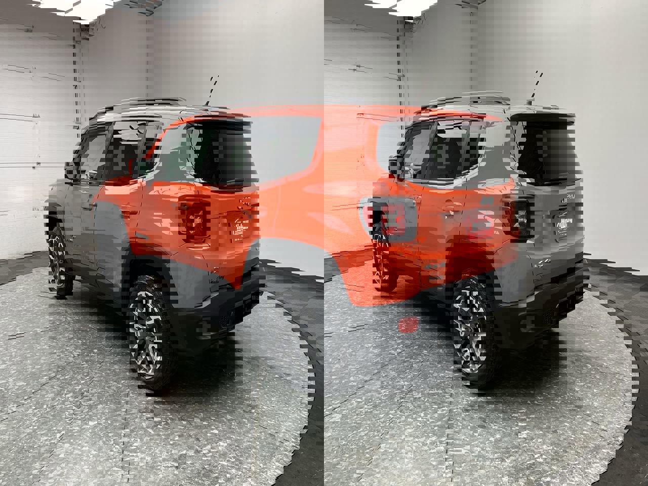 Used 2017 Jeep Renegade Latitude w/ Popular Equipment Group video 2