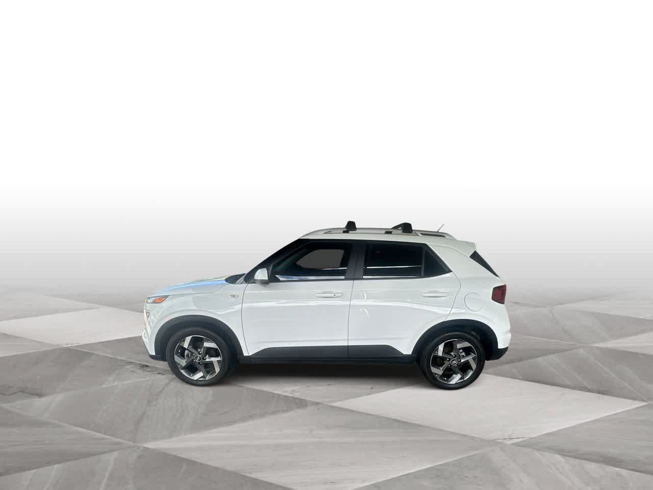 Used 2024 Hyundai Venue SEL FWD image 5