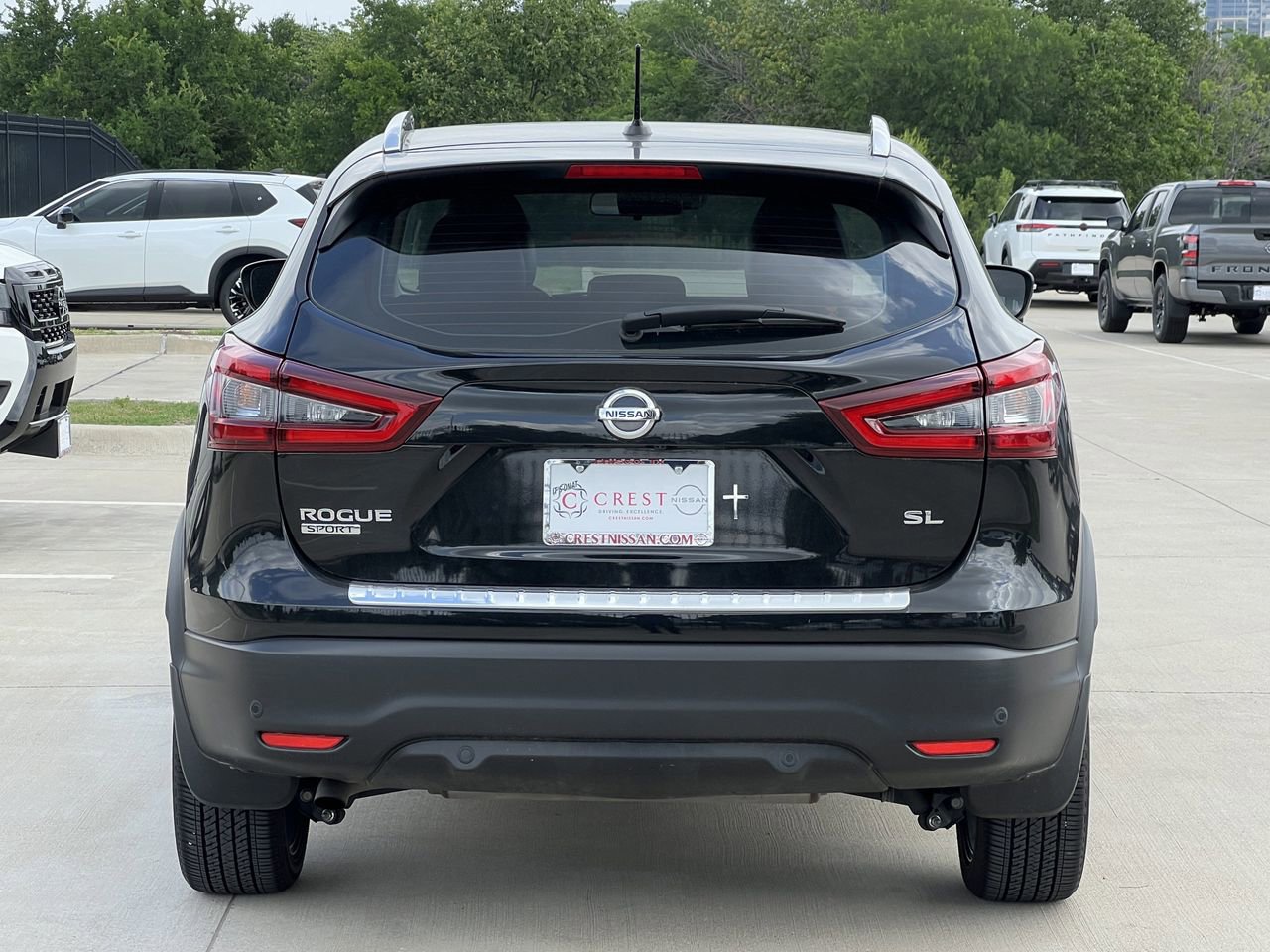 Used 2022 Nissan Rogue Sport SL FWD image 4