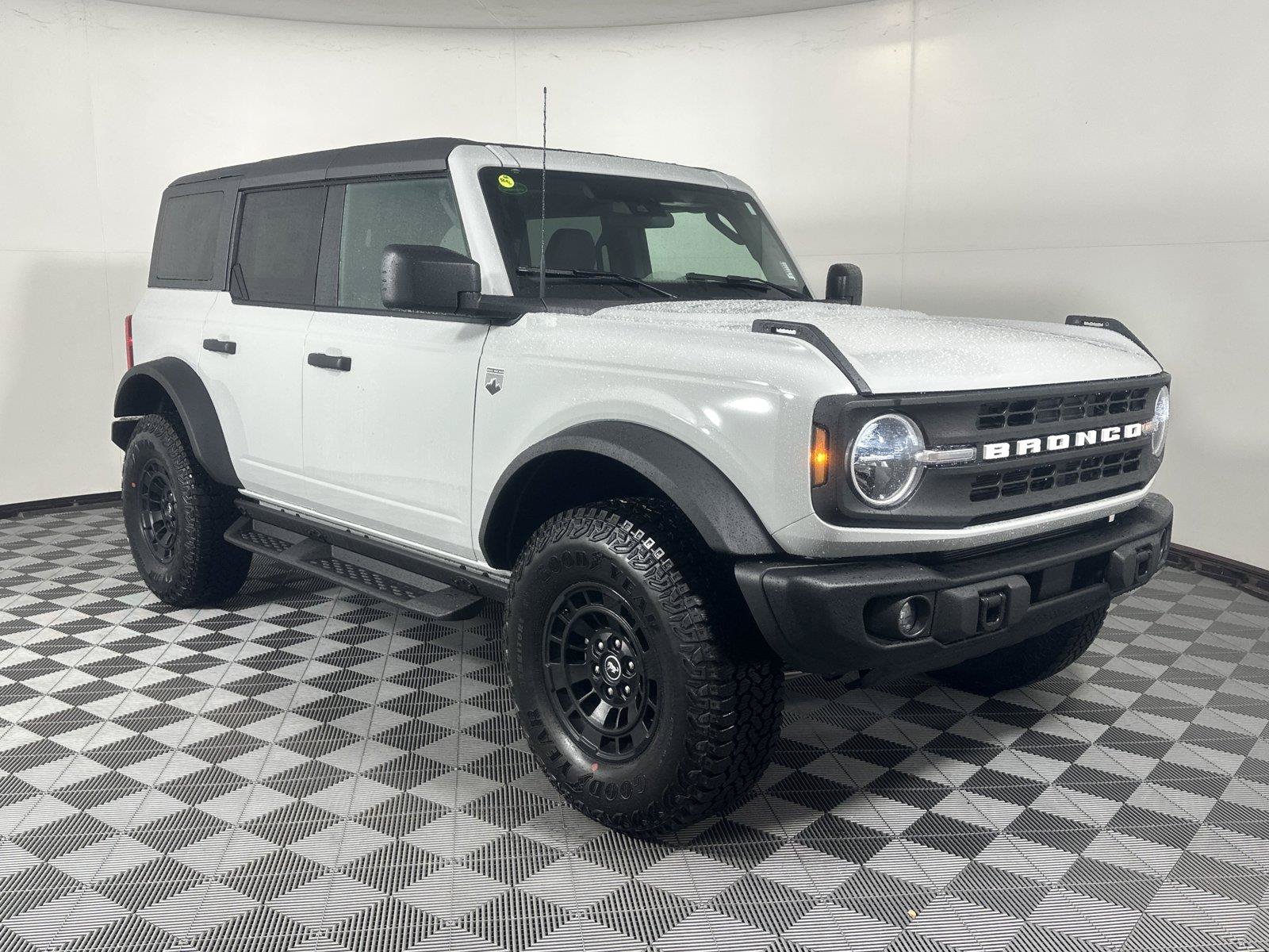 New 2026 Ford Bronco Big Bend w/ Black Diamond Package AWD/4WD image 1