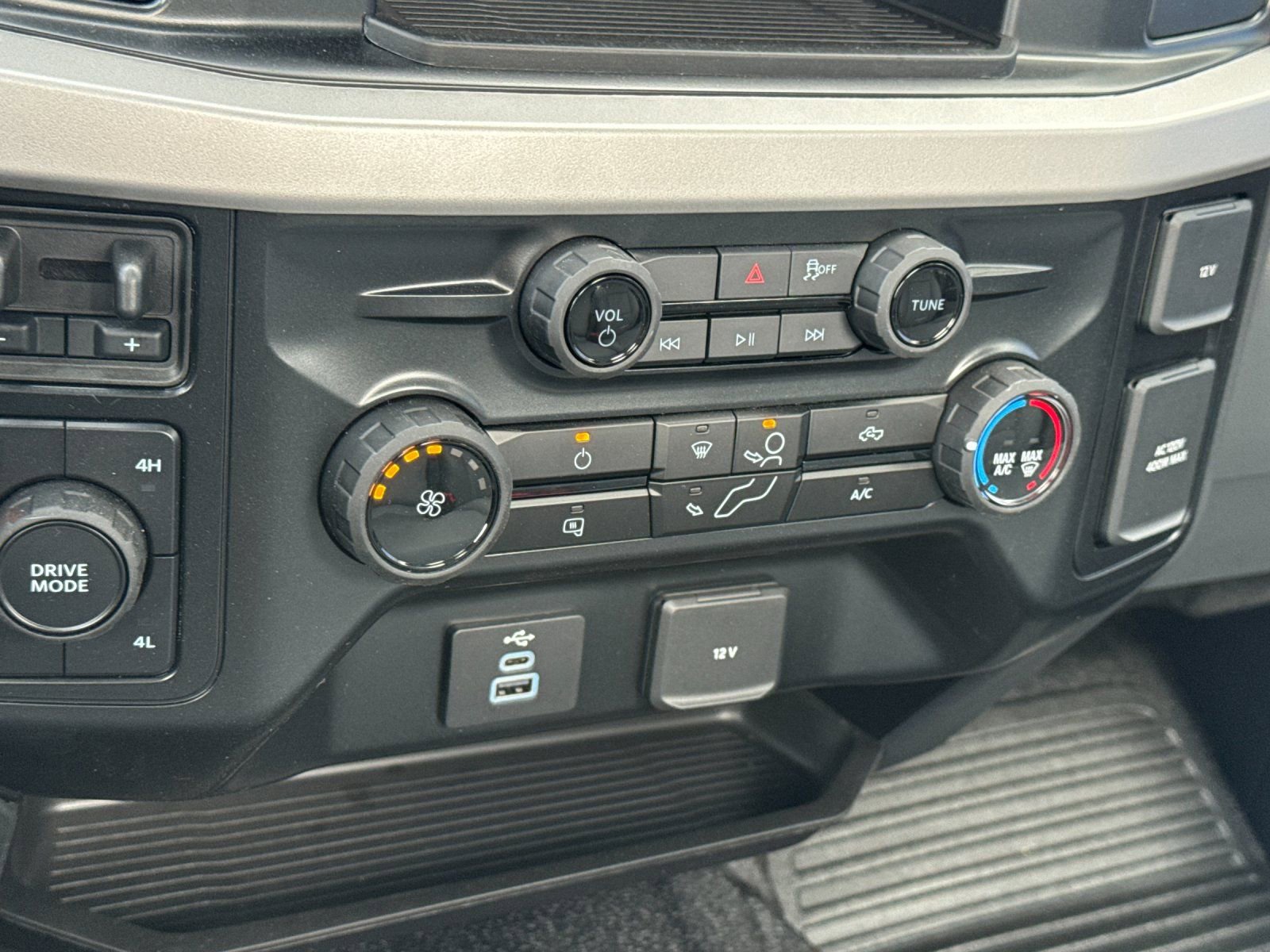 New 2026 Ford F350 XL w/ XL Chrome Package image 19