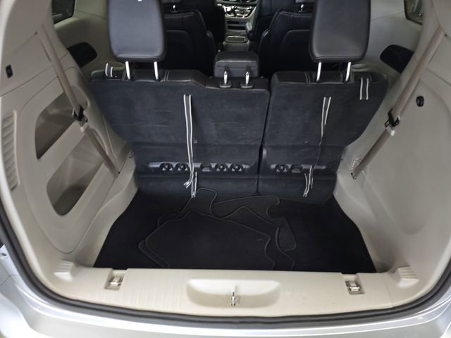 Used 2024 Chrysler Pacifica Touring-L image 13