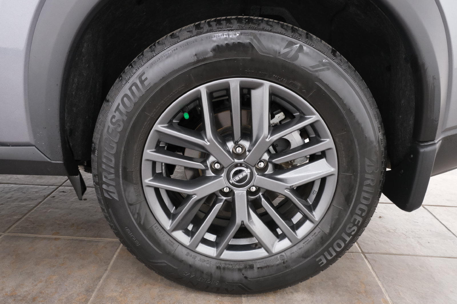 Used 2023 Nissan Rogue S AWD/4WD image 33