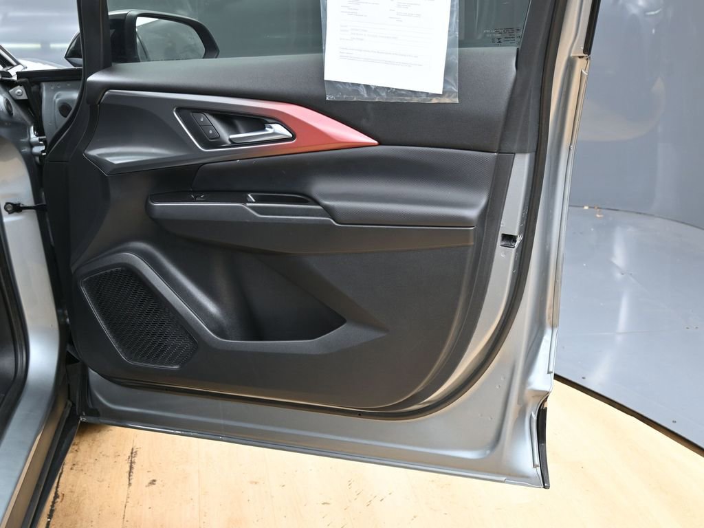 Used 2024 Chevrolet Equinox EV RS FWD image 37