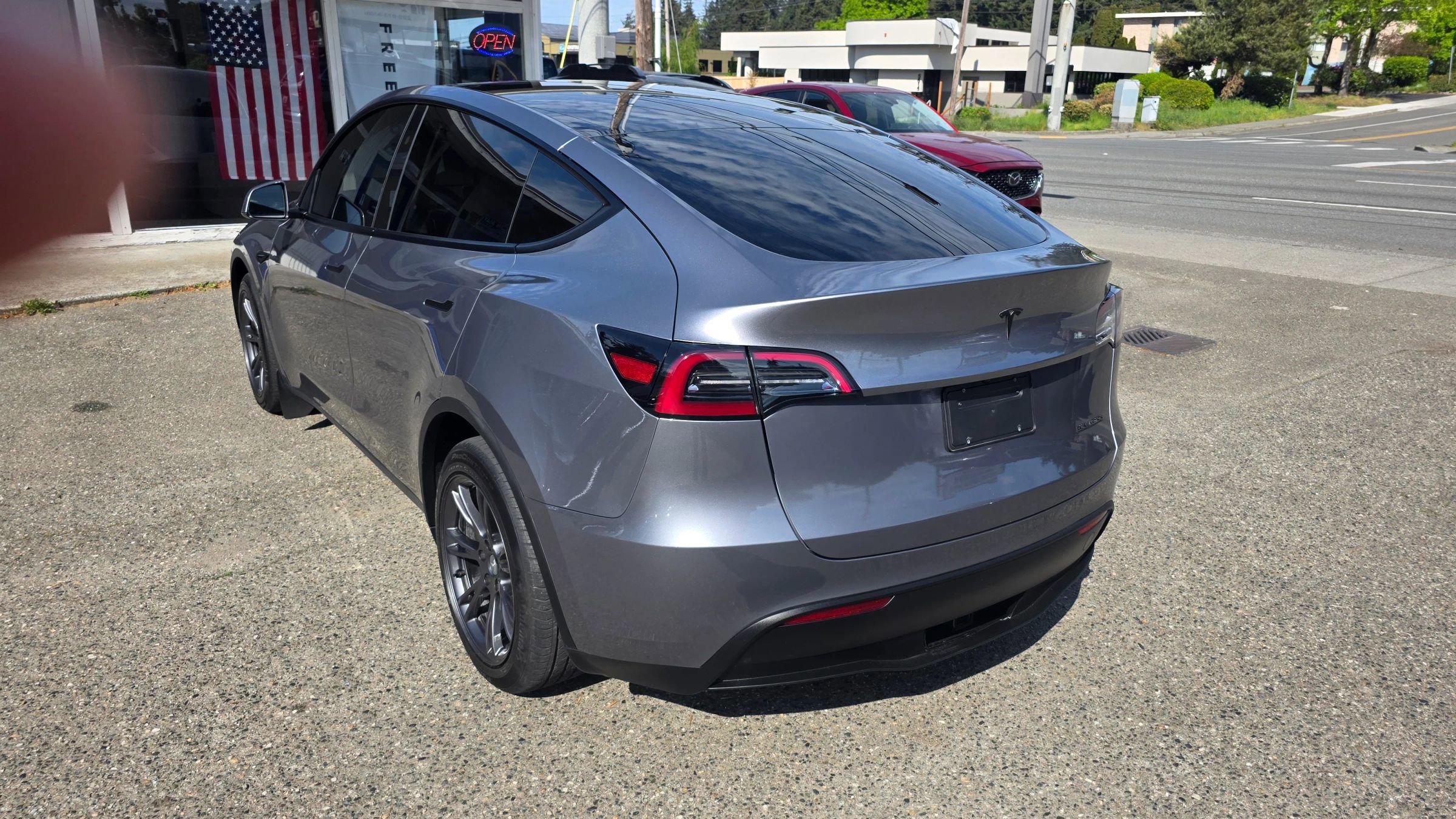 Used 2025 Tesla Model Y Long Range AWD/4WD image 7