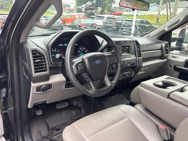 Used 2018 Ford F250 XL w/ Power Equipment Group AWD/4WD image 9