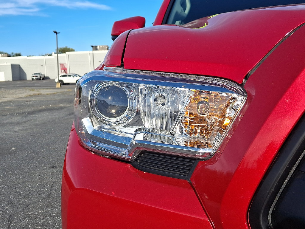 Used 2023 Toyota Tacoma SR AWD/4WD image 9