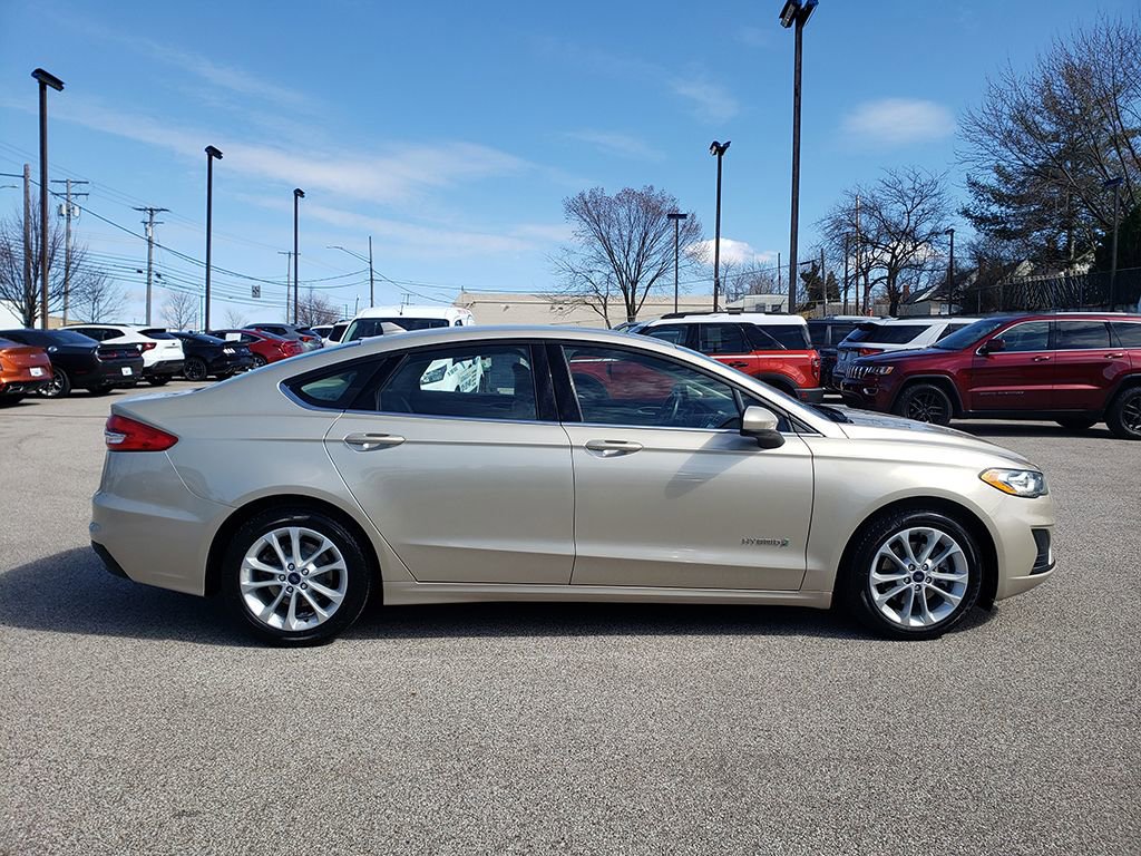Certified 2019 Ford Fusion SE image 4