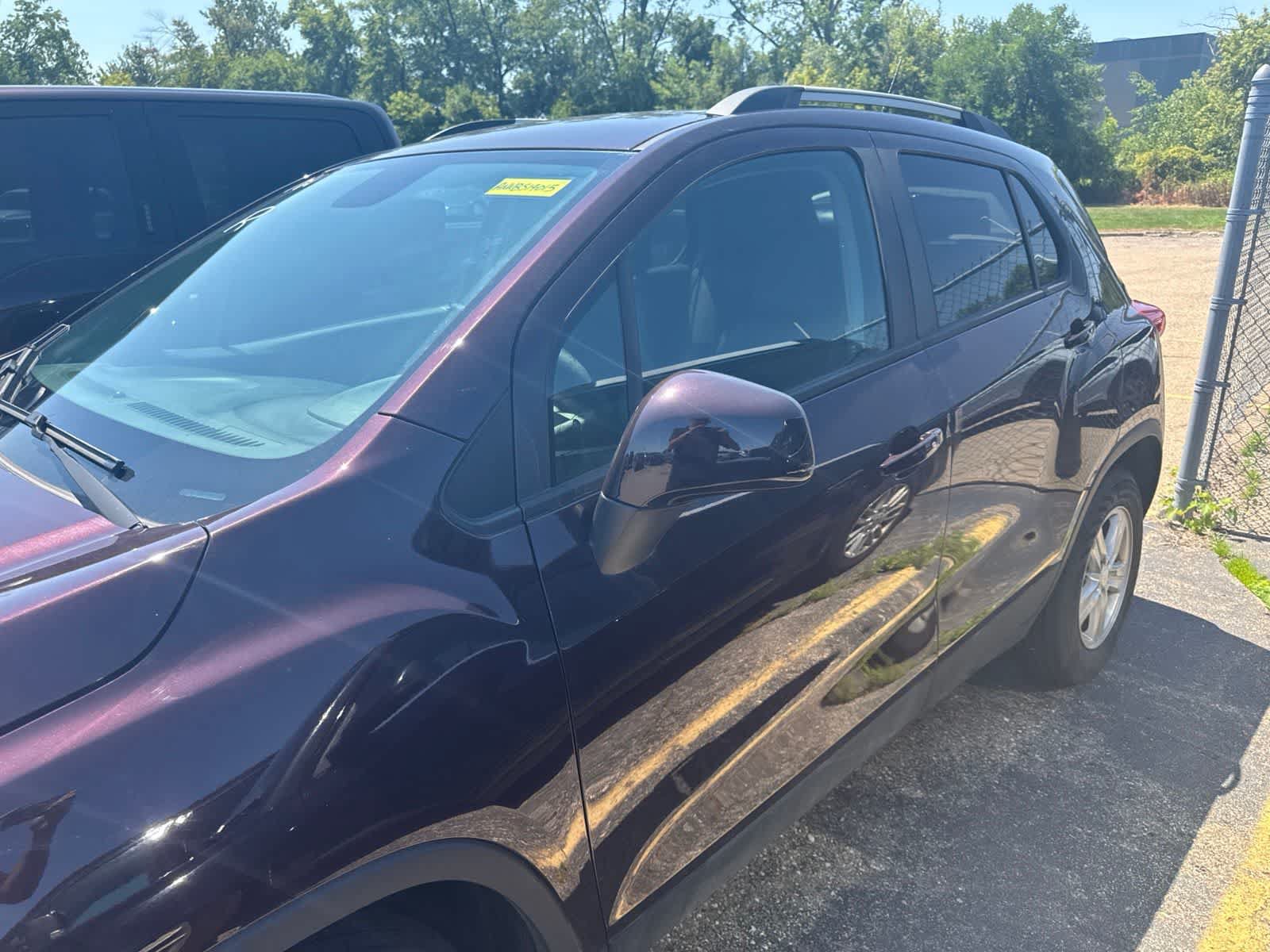 Used 2022 Chevrolet Trax LT w/ LT Convenience Package AWD/4WD image 18