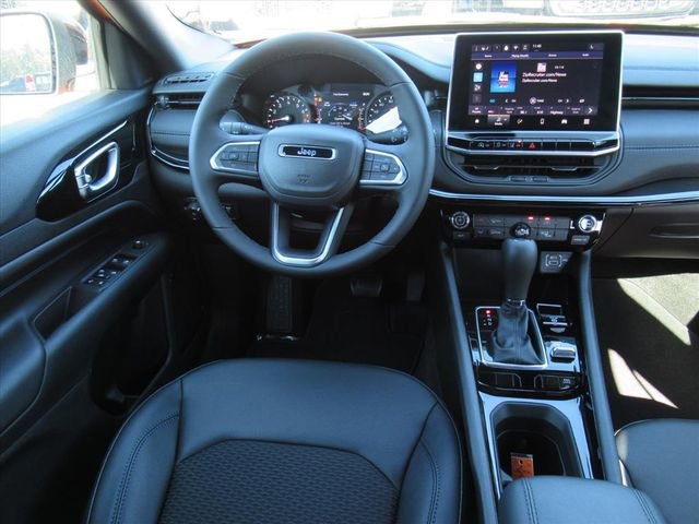 New 2026 Jeep Compass Latitude image 12