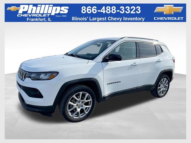 Used 2022 Jeep Compass Latitude image 1