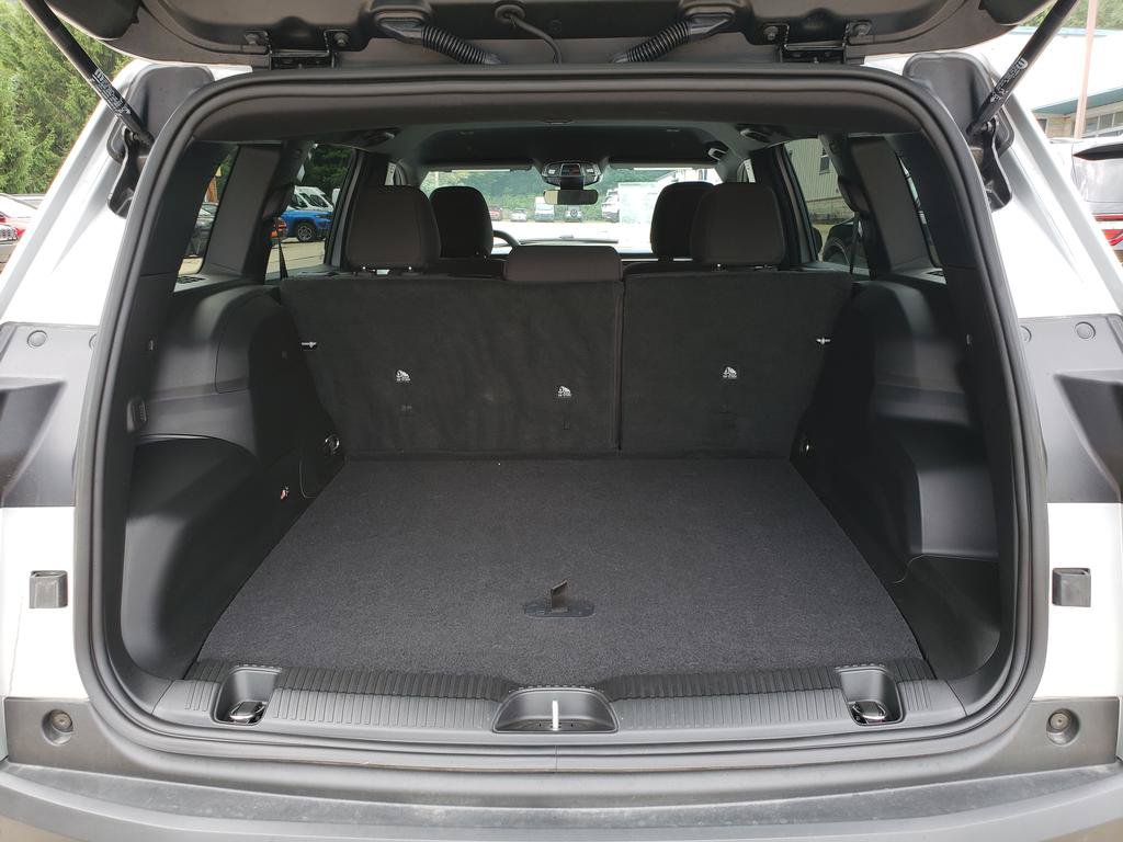 New 2026 Jeep Cherokee Laredo AWD/4WD image 5