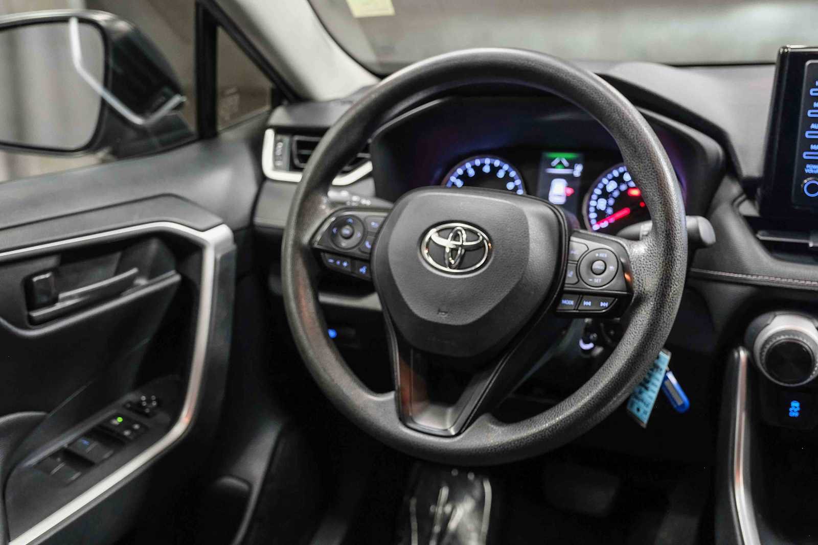 Used 2019 Toyota RAV4 LE w/ All Weather Liner Package AWD/4WD image 19